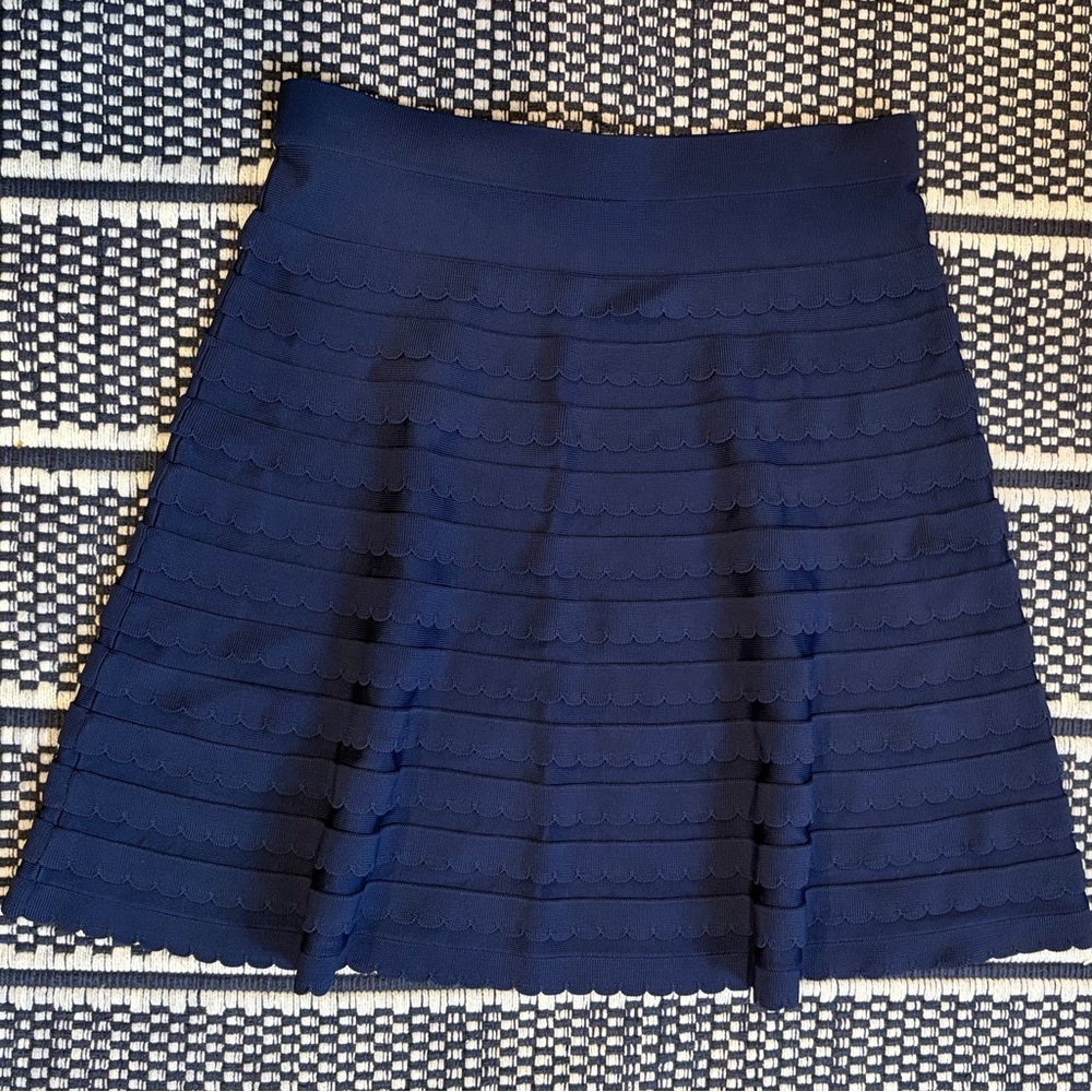 Lilly Pulitzer Olive Navy Tiered Scalloped Mini Skirt - Picture 5 of 7